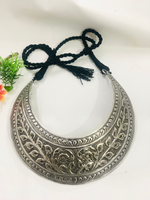 Load image into Gallery viewer, Ekani Akshi Brass Silver Replica Hasli Necklace