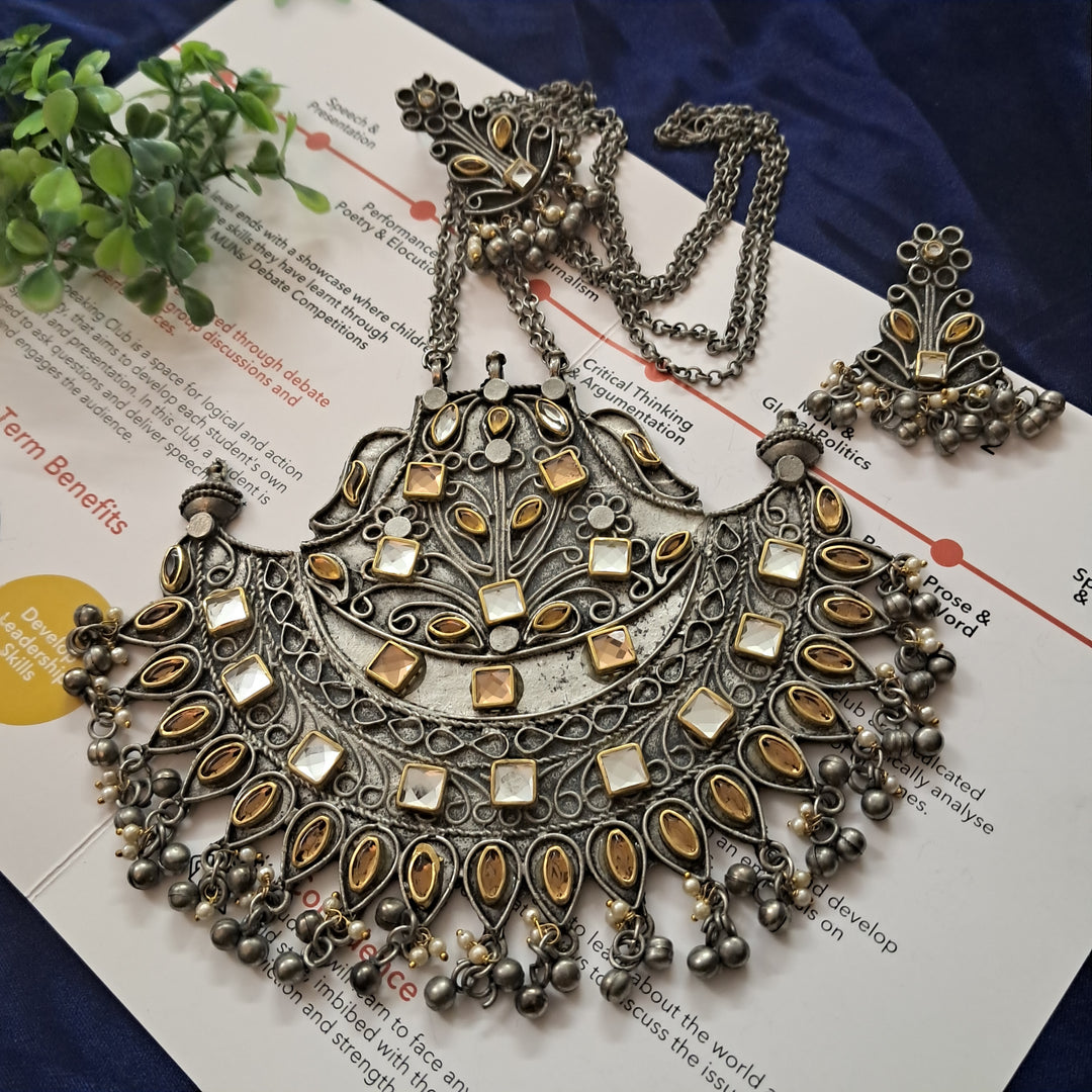 Ekani Shaheen Brass Kundan Stones Necklace With Earrings