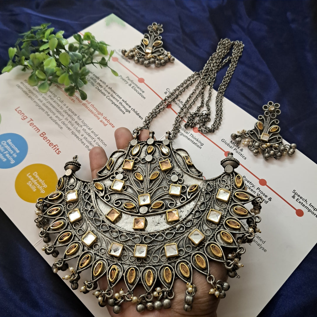 Ekani Shaheen Brass Kundan Stones Necklace With Earrings