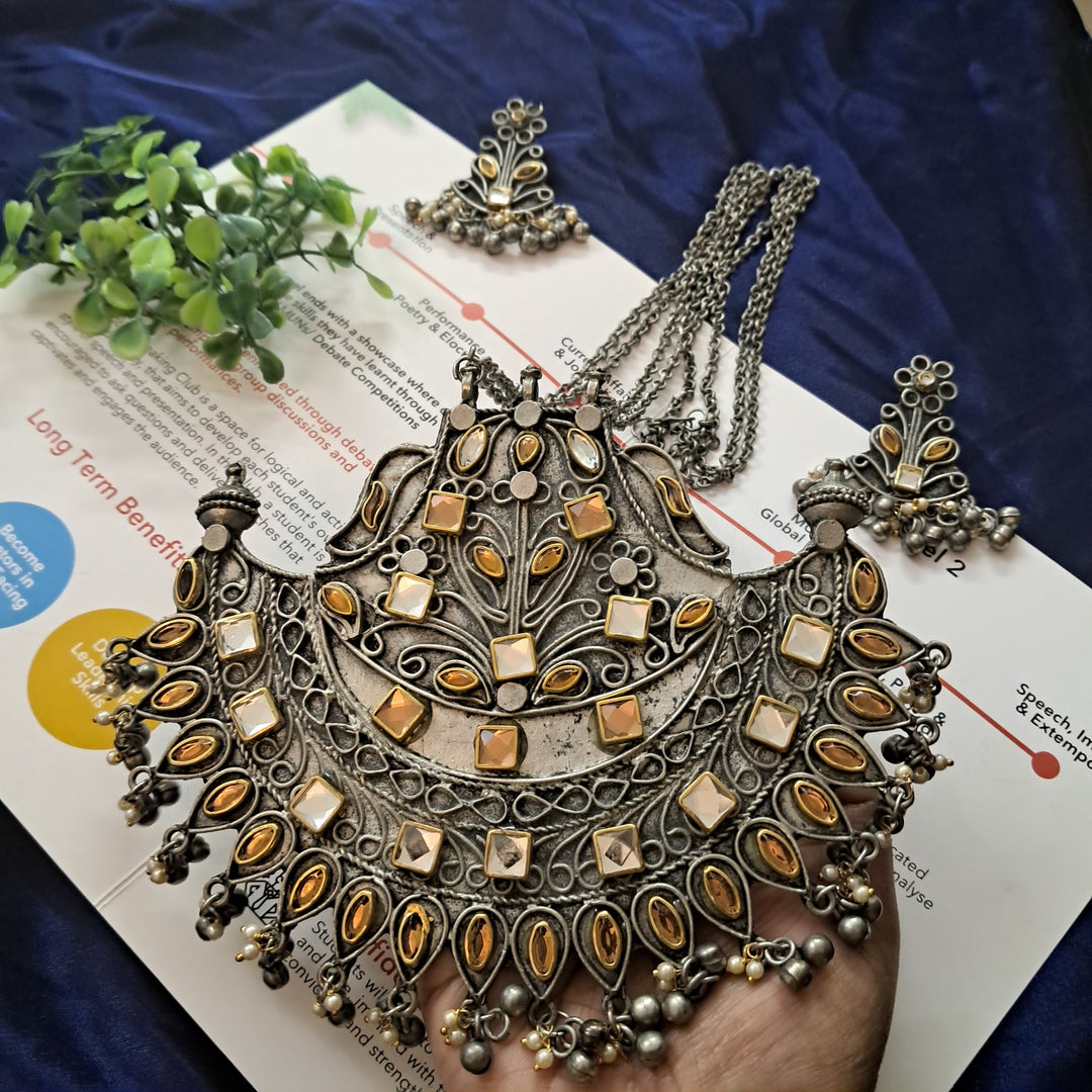 Ekani Shaheen Brass Kundan Stones Necklace With Earrings