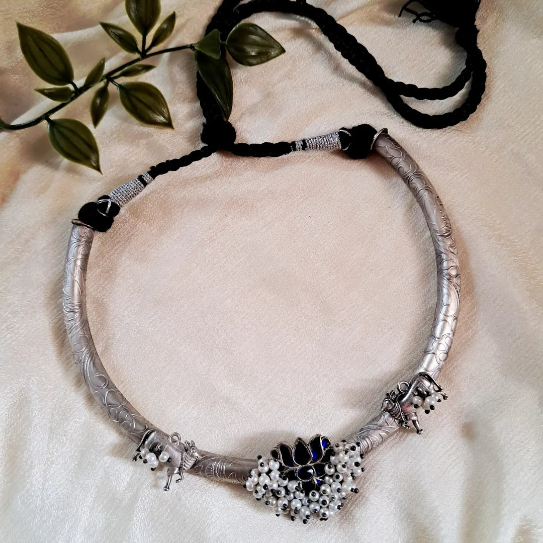 Ekani Nandi Brass Silver Glass Cut Hasli Necklace