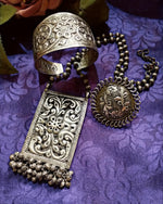 Load image into Gallery viewer, Ekani Chitai Work Brass Silver Necklace Combo Set