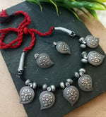 Load image into Gallery viewer, Ekani Chavi Red Black Silver Tribal Hasli Necklace With Stud Earring