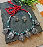Load image into Gallery viewer, Ekani Saaya Red Black Silver Tribal Hasli Necklace With Stud Earring