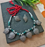 Load image into Gallery viewer, Ekani Saaya Red Black Silver Tribal Hasli Necklace With Stud Earring