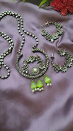 Load and play video in Gallery viewer, Ekani Upasna Floral Green Beads Silver Lookalike Pearl Necklace With Hoop Earrings