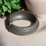 Load image into Gallery viewer, Ekani Abstract Silver Brass Openable Kada Bangle