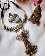Load image into Gallery viewer, Ekani Samasthi Green Stones Hasli Necklace Set