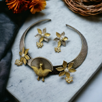 Load image into Gallery viewer, Ekani Shimiri Brass Dual Tone Hasli Necklace Set
