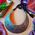 Load image into Gallery viewer, Ekani Akshi Brass Silver Replica Hasli Necklace
