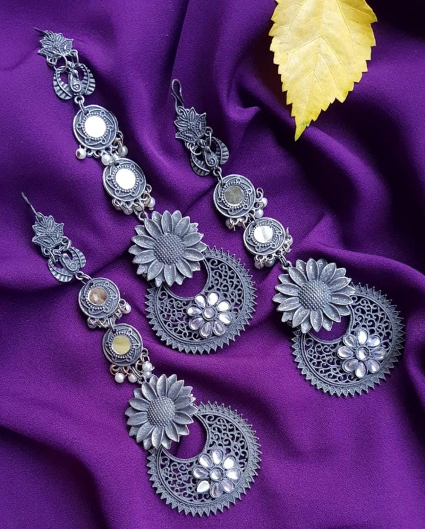 Ekani Shinaaz Maang Tika With Earrings Combo