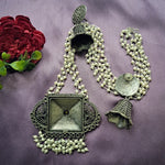 Load image into Gallery viewer, Ekani Faria Silver Pearl Leheriya Meenakari Necklace With Earring
