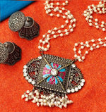 Load image into Gallery viewer, Ekani Faria Silver Pearl Leheriya Meenakari Necklace With Earring
