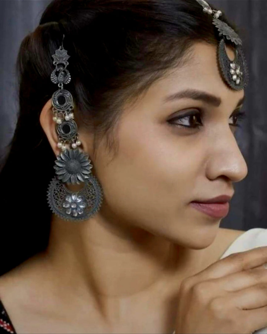Ekani Shinaaz Maang Tika With Earrings Combo