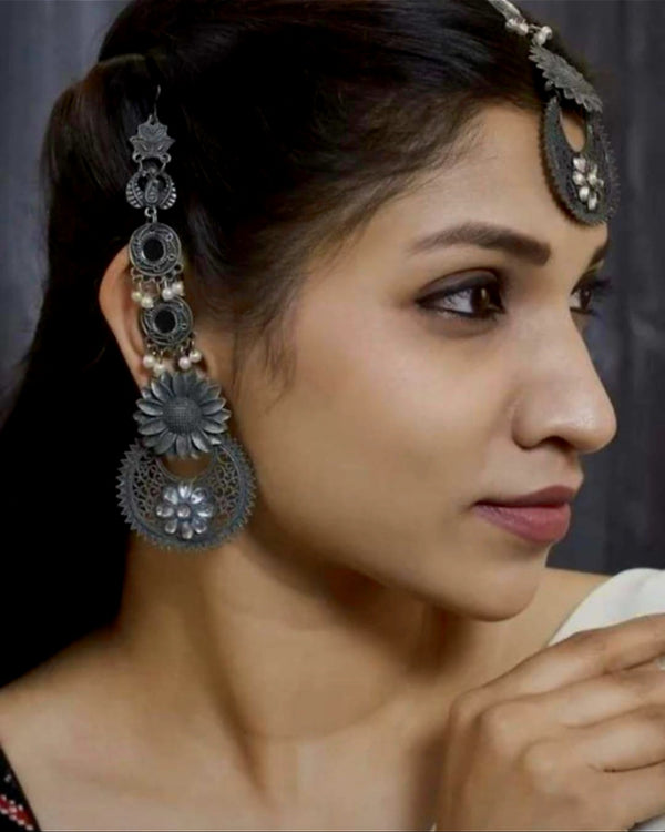 Ekani Shinaaz Maang Tika With Earrings Combo