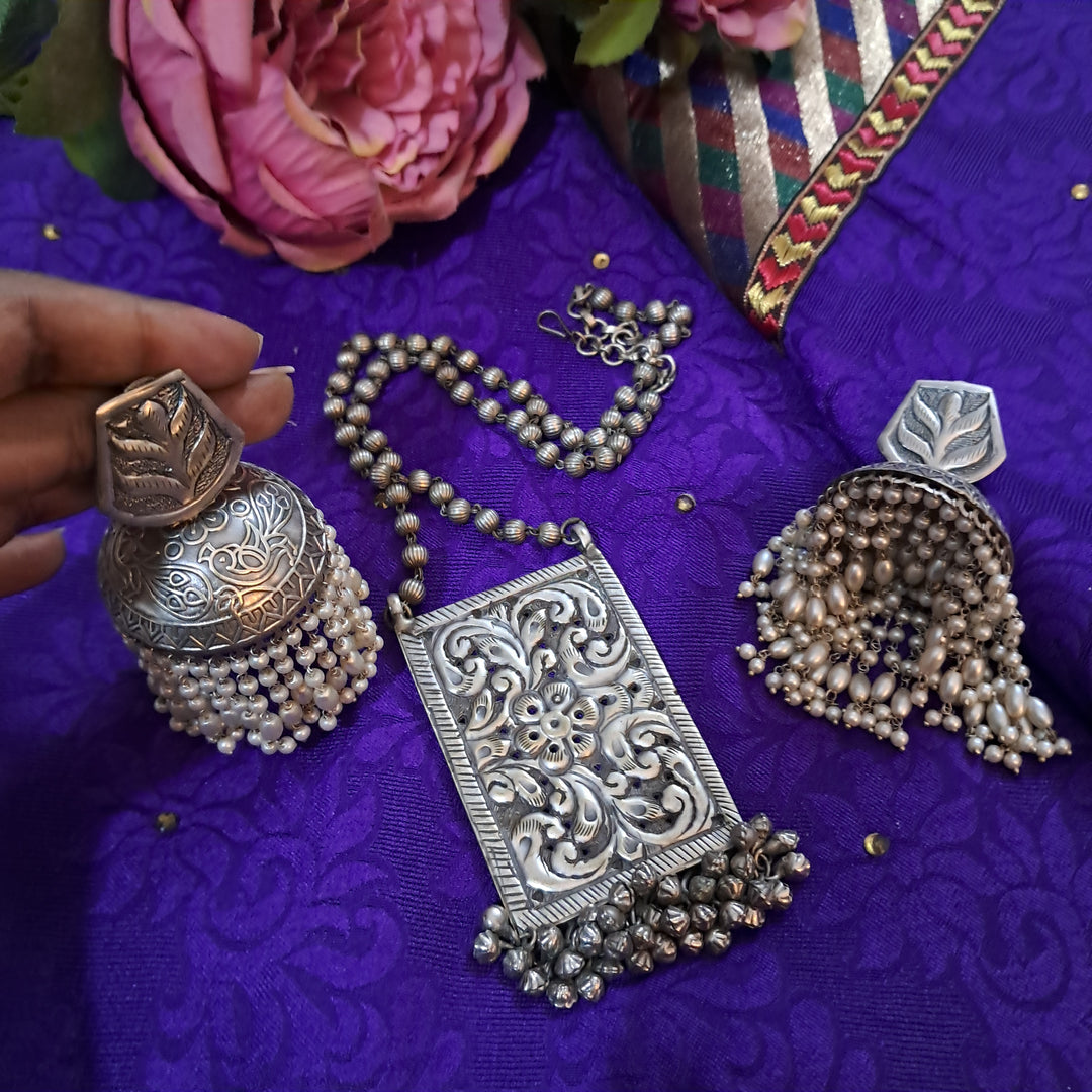Ekani Brass Chitai Necklace With Big Jhumka Earrings