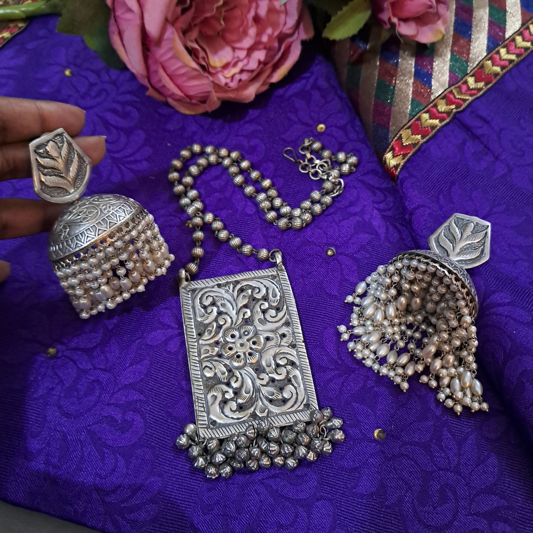 Ekani Brass Chitai Necklace With Big Jhumka Earrings