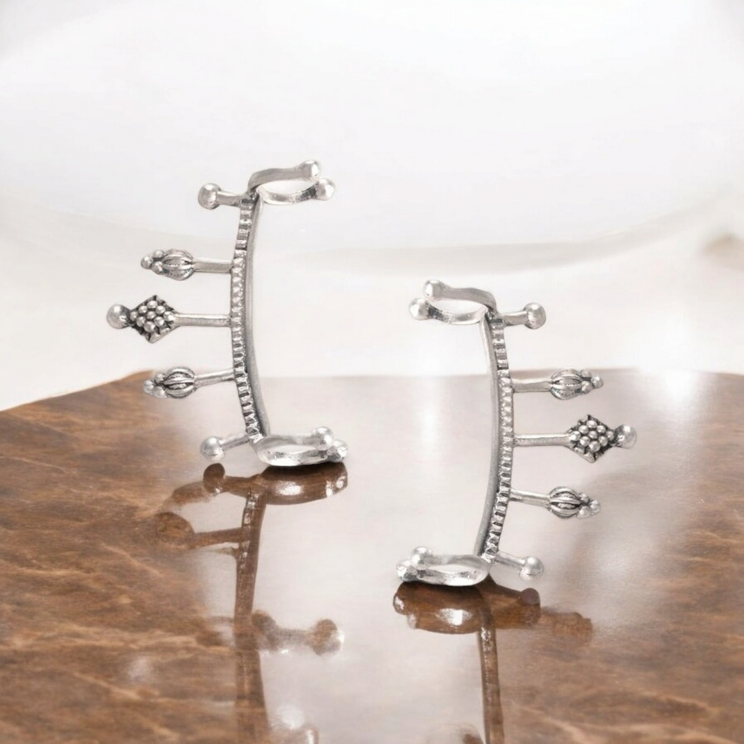 Ekani Cuffette Silver Look Alike Oxidised Earcuff