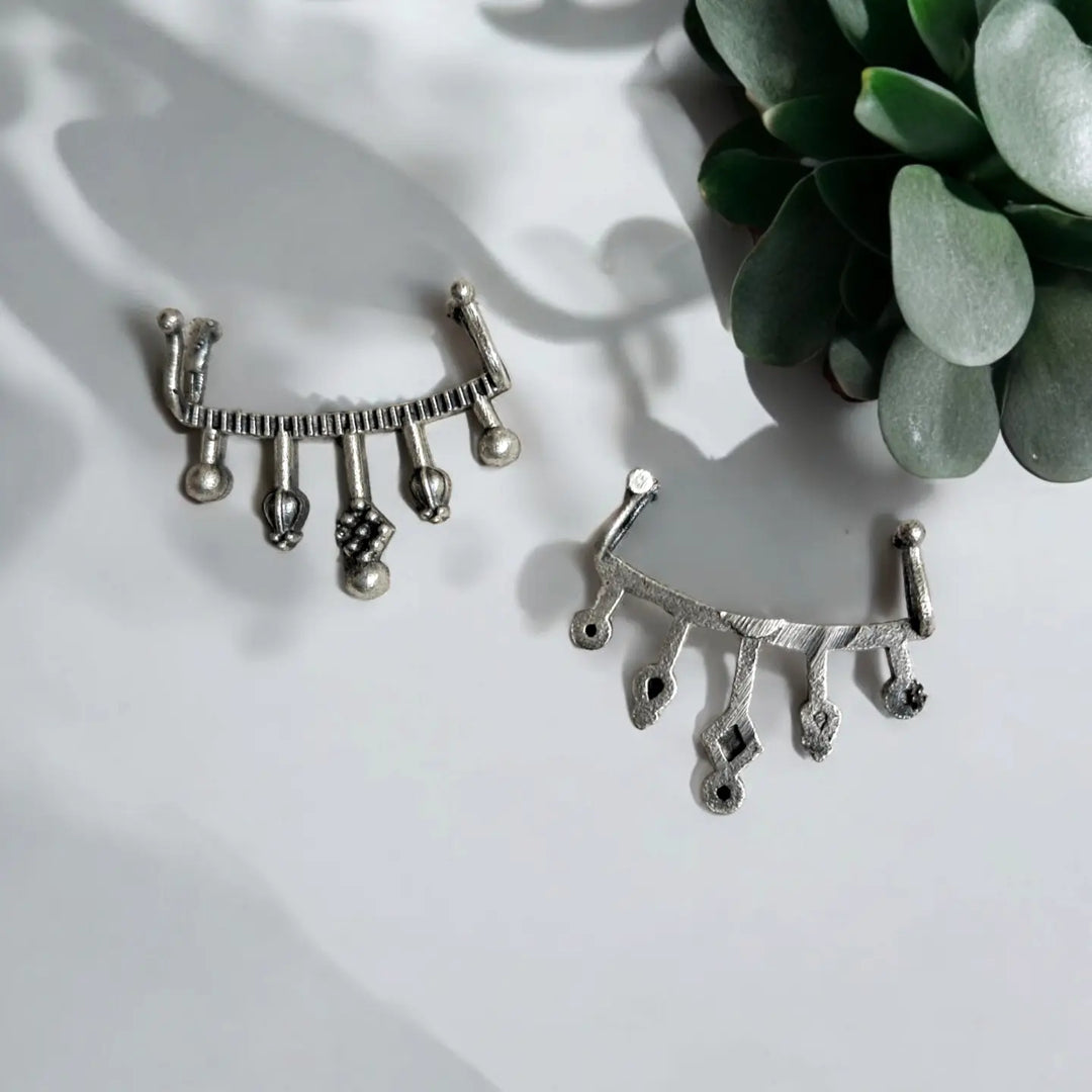 Ekani Cuffette Silver Look Alike Oxidised Earcuff