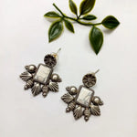 Load image into Gallery viewer, Ekani Monali Off-white Brass Alloy Silver Monalisa And Zircon Stone Earrings
